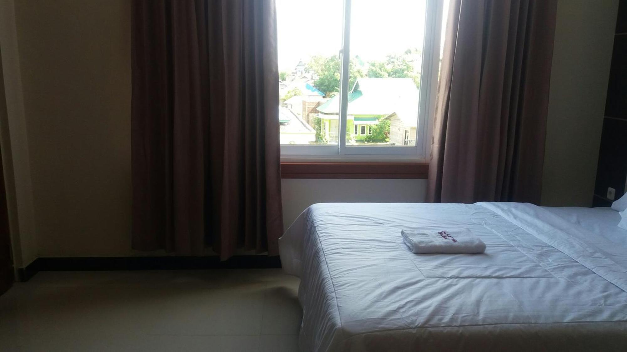 Galaxy Inn Baubau 外观 照片