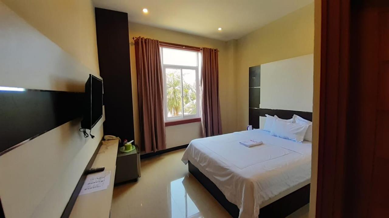 Galaxy Inn Baubau 外观 照片