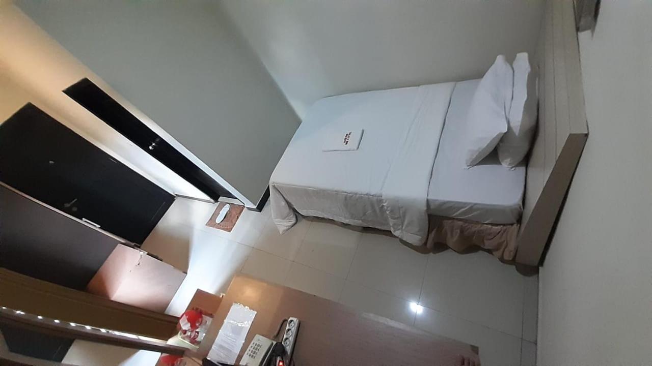 Galaxy Inn Baubau 外观 照片