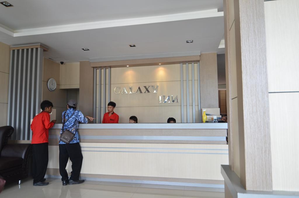 Galaxy Inn Baubau 外观 照片