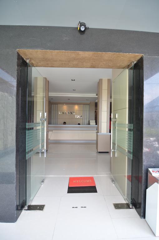 Galaxy Inn Baubau 外观 照片