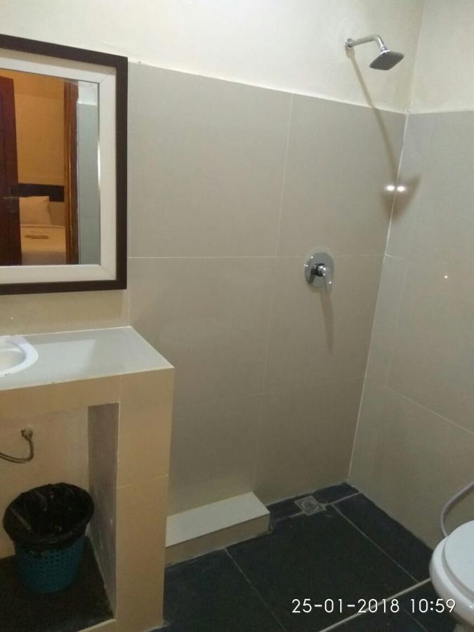 Galaxy Inn Baubau 外观 照片