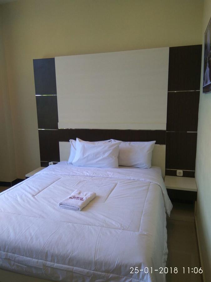 Galaxy Inn Baubau 外观 照片